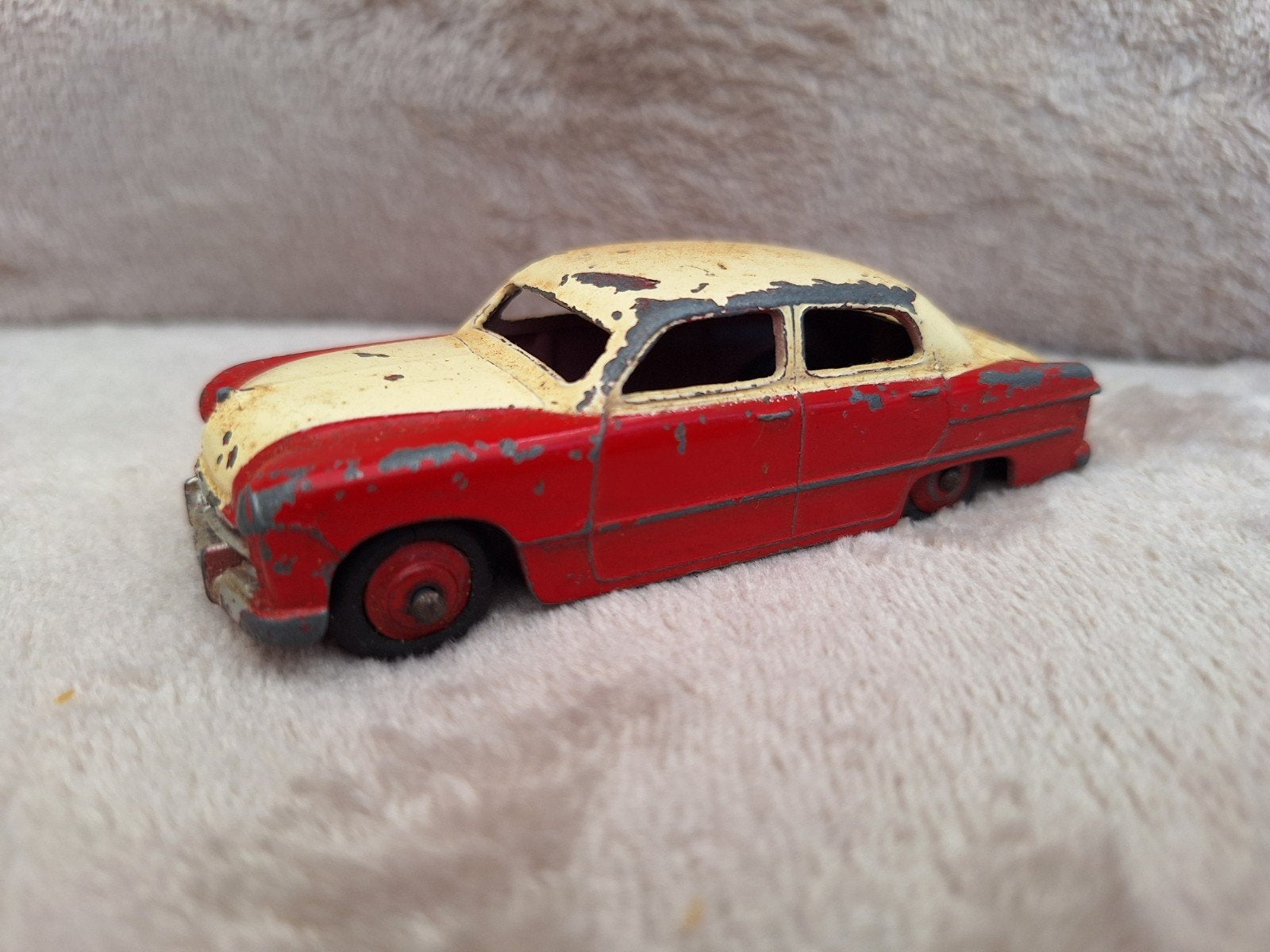 Dinky Toys Ford Sedan 170 - Vintage Modelauto, Ophalen of Verzenden, Gebruikt, Auto, Dinky Toys