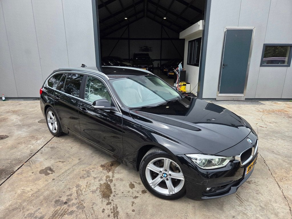 BMW 3-serie Touring 320i Executive AUT | Leer | LED | Stoelv, Automaat, 1998 cc, Achterwielaandrijving, 4 cilinders