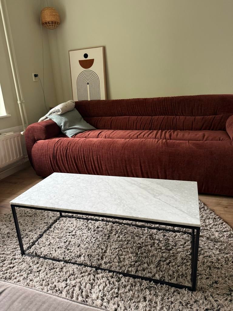 Grijs marmeren salontafel met zwart metalen onderstel, Ophalen, Gebruikt, 50 tot 100 cm, Metaal