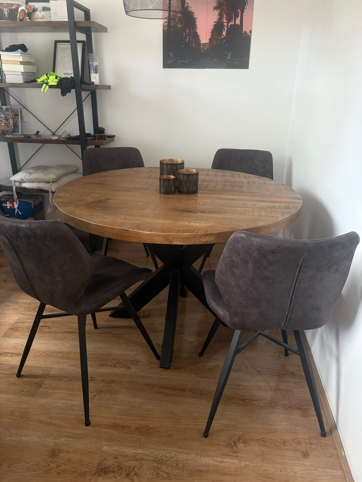 Ronde eettafel met spinnenpoot en 4 stoelen, Huis en Inrichting, Ophalen, 100 tot 150 cm, Rond, Zo goed als nieuw