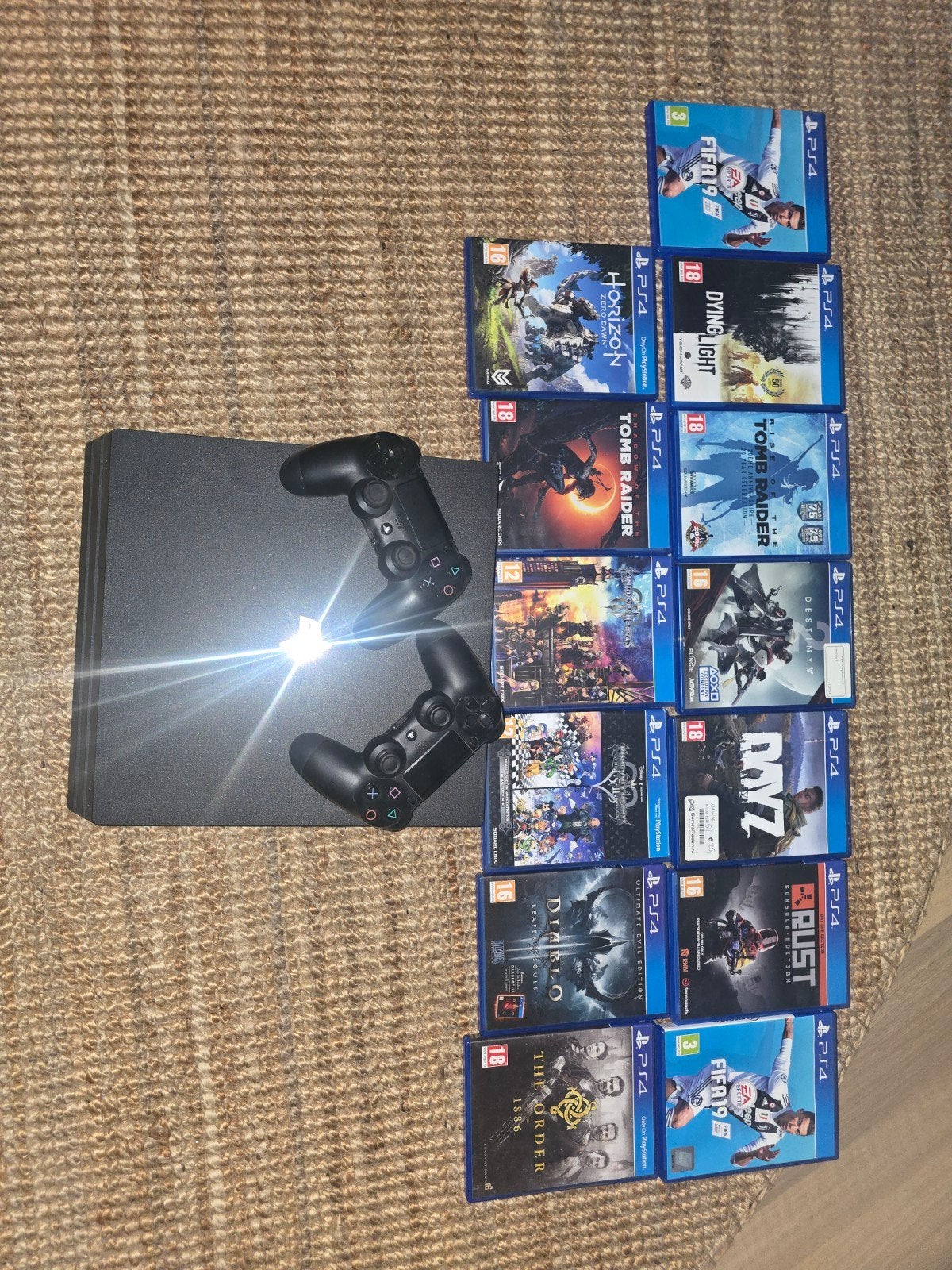 PlayStation 4 pro met 2 controllers en 14 games, Met 2 controllers, Ophalen of Verzenden, Slim, 500 GB