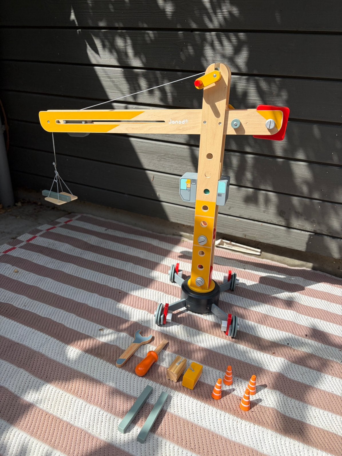 Grote houten hijskraan ~Janod~, Ophalen, Zo goed als nieuw