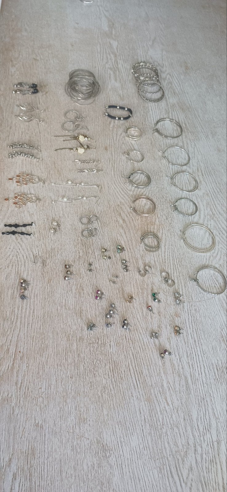 Grote collectie zilverkleurige oorbellen en armbanden, Overige materialen, Ophalen of Verzenden, Zilver, Met strass