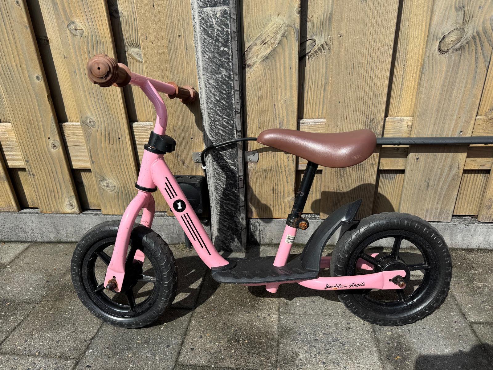 Loopfiets (roze) Bandits and Angels, Fietsen en Brommers, Ophalen, Gebruikt, Minder dan 16 inch