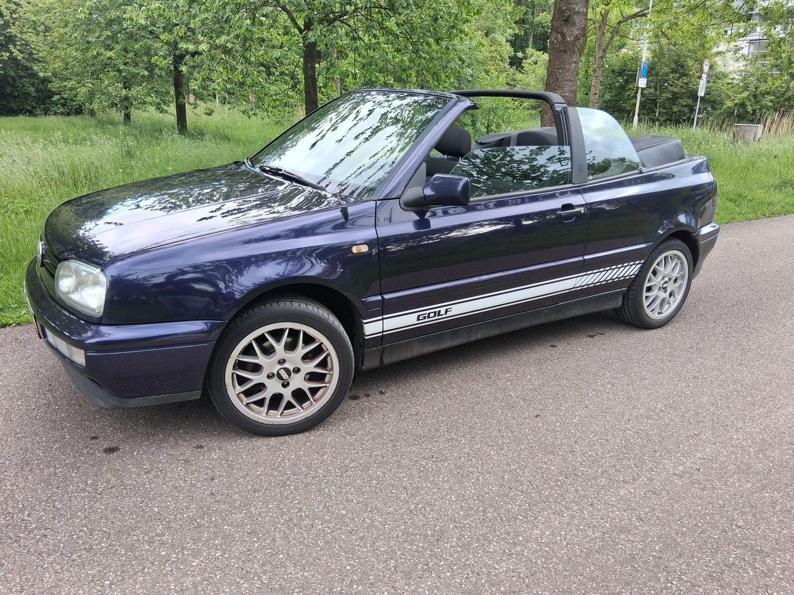 Volkswagen Golf 1.8 Cabriolet 108000Km! Nwe APK!, Auto's, Volkswagen, Voorwielaandrijving, 4 cilinders, Cabriolet, Blauw