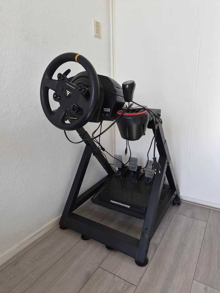 Sim rig. Next level racing. Thrustmaster. Ferrari sf1000, Spelcomputers en Games, Spelcomputers | Overige Accessoires, Ophalen of Verzenden