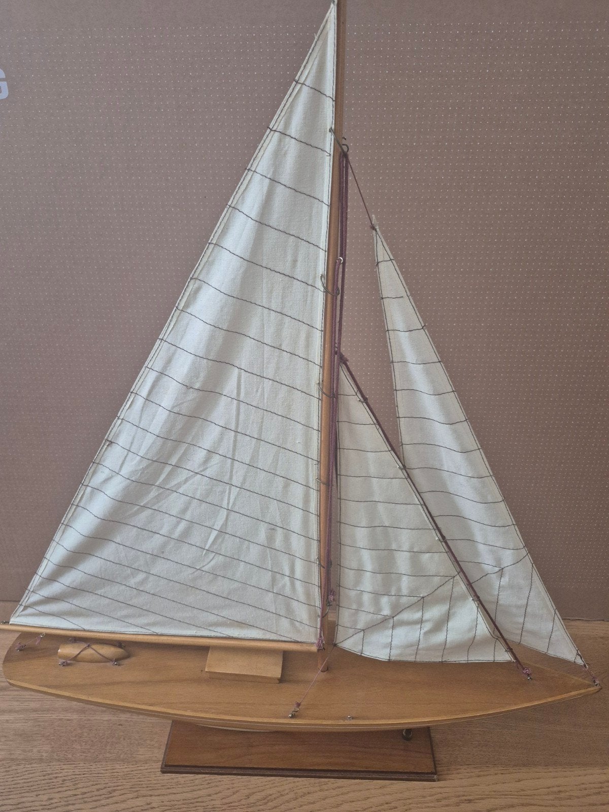 Prachtig houten zeilboot model - Decoratief object, Ophalen, Zo goed als nieuw, 1:50 tot 1:200, Overige merken