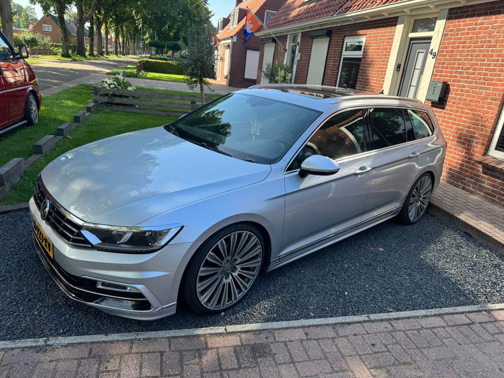 Volkswagen Passat 1.8 TSI 180pk 7-DSG R Line, Skiluik, 1800 kg, Zwart, 4 cilinders
