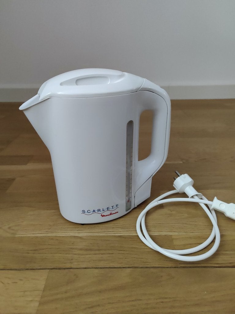 Waterkoker Moulinex (model Scarlett, type L13), 1 tot 2 liter, Ophalen of Verzenden, Zo goed als nieuw