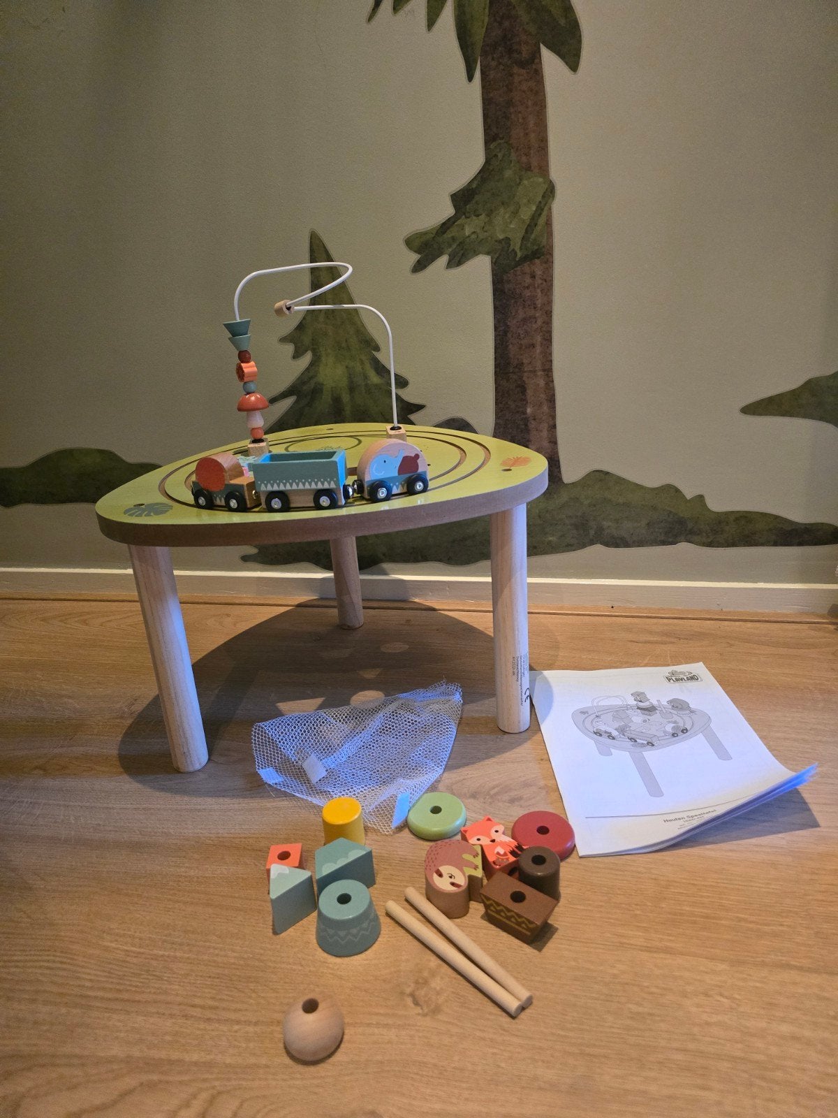 Houten speeltafel 1+ van Playland, Ophalen, Zo goed als nieuw