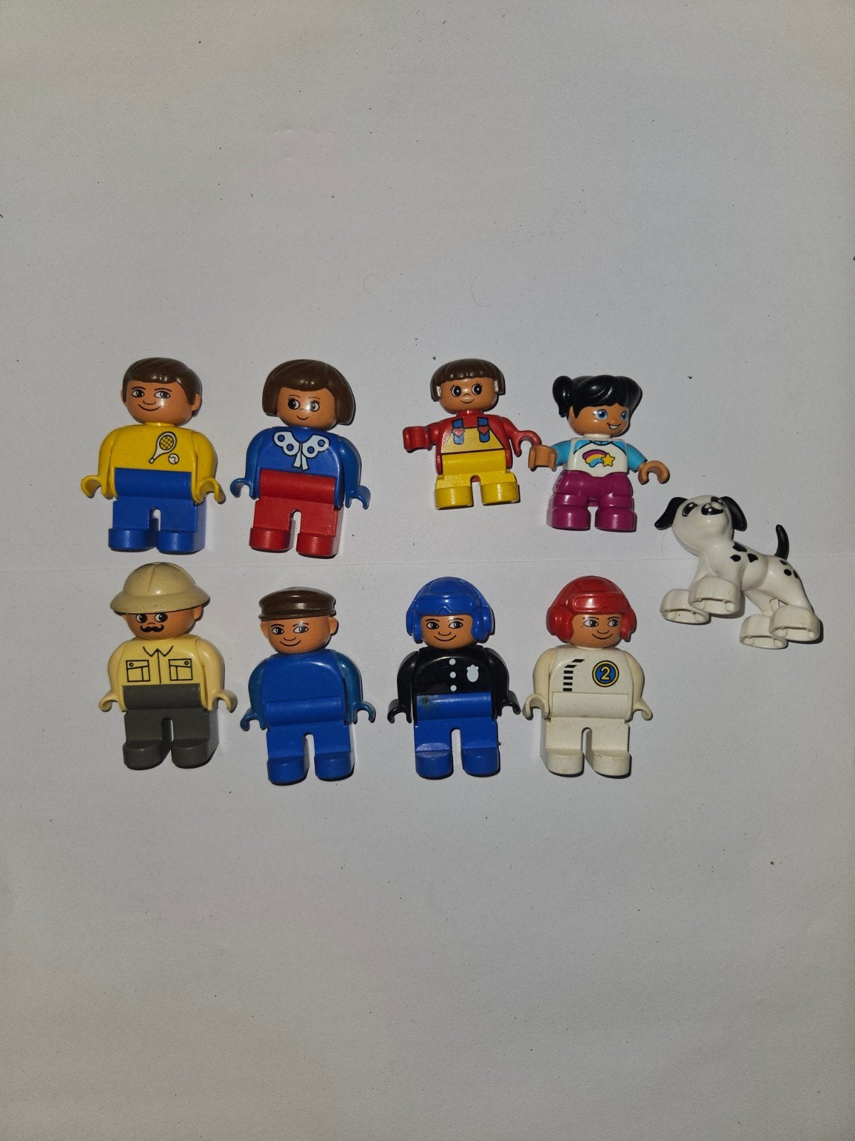 Duplo 8 poppetjes met witte hond, Ophalen of Verzenden, Duplo