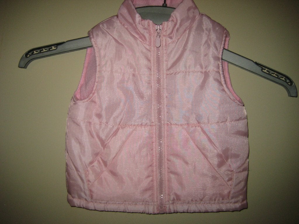 Roze bodywarmer, 68 (429), Ophalen of Verzenden, Zo goed als nieuw, Meisje, Truitje of Vestje