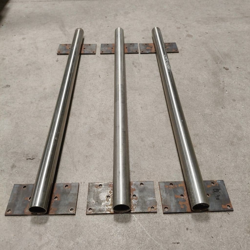 3x RVS ronde buis 40 mm met stalen bevestingsplaat 85 cm, Doe-het-zelf en Verbouw, Metalen, Ophalen, Gebruikt, Overige metalen