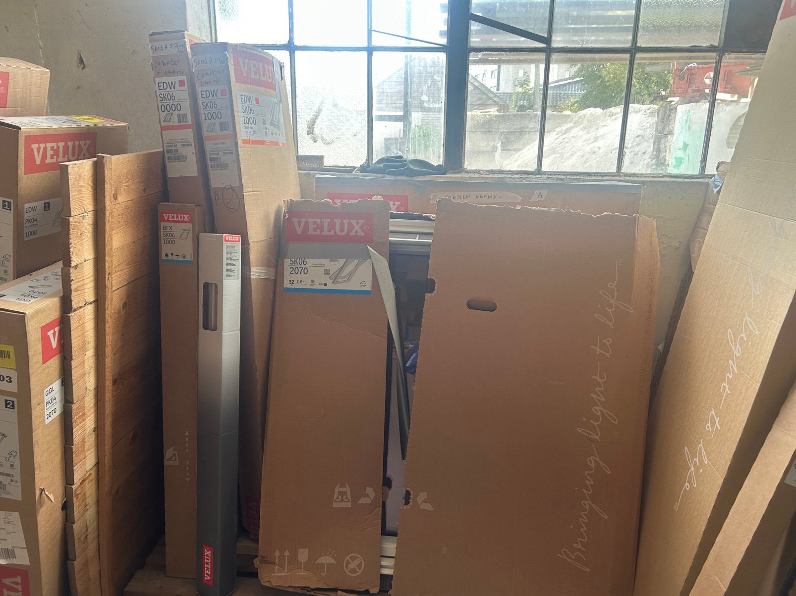Velux SK06 GGL (2070) + EDW  met beschadeging 114 x 113, Doe-het-zelf en Verbouw, Ophalen, Gebruikt, -, Velux