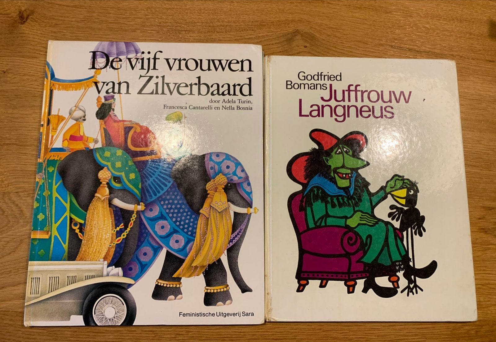 2 Kinderboeken: De vijf vrouwen van Zilverbaard & Juffrouw L, Boeken, Ophalen of Verzenden, Gelezen, Fictie algemeen