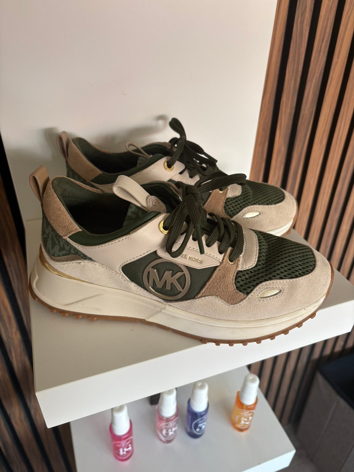 Michael kors sneakers nieuwstaat, Beige, Ophalen of Verzenden, Sneakers of Gympen, Zo goed als nieuw