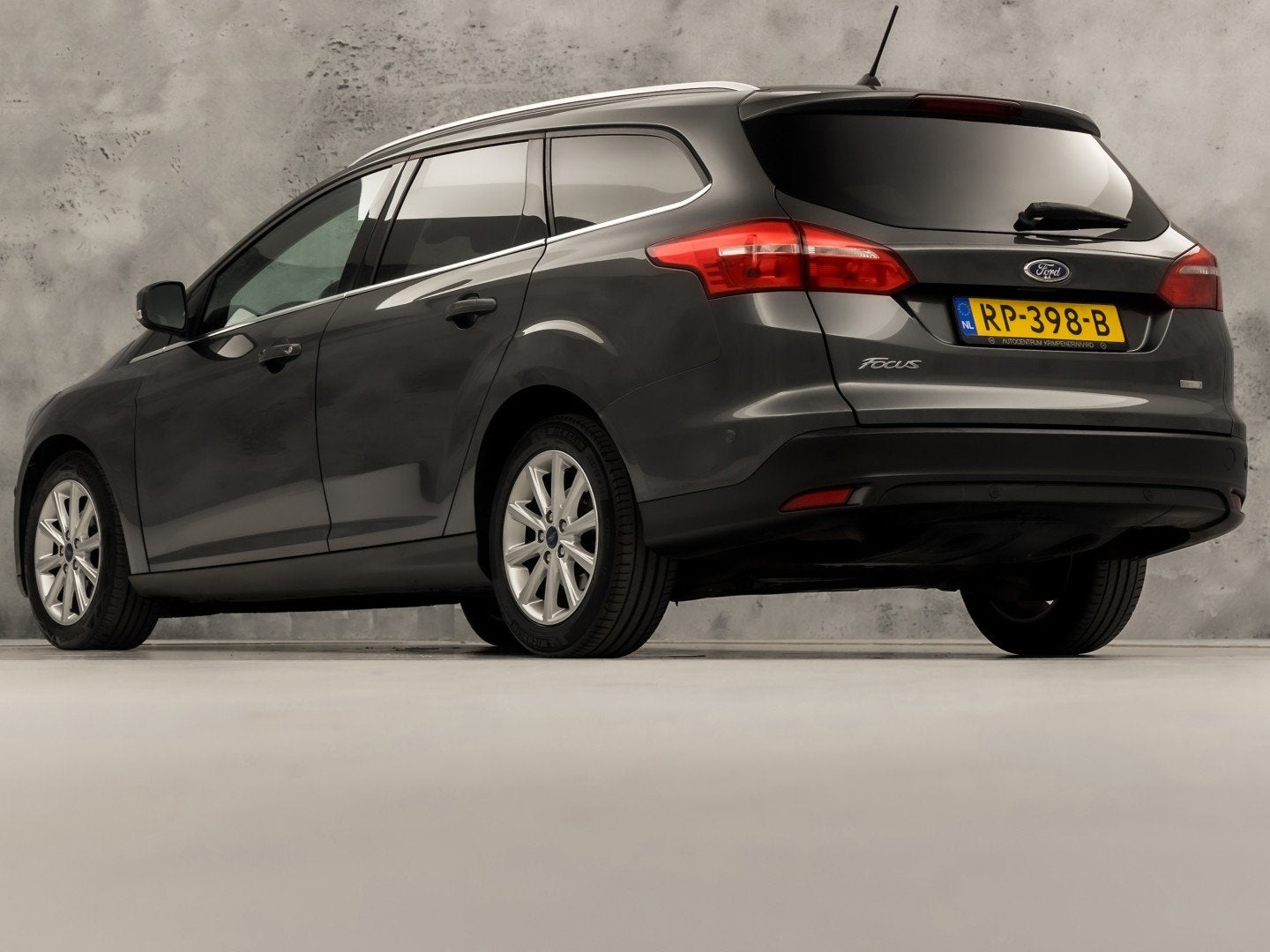 Ford FOCUS Wagon 1.0 Titanium Sport (APPLE CARPLAY, NAVIGATI, Gebruikt, Zwart, Origineel Nederlands, Handgeschakeld