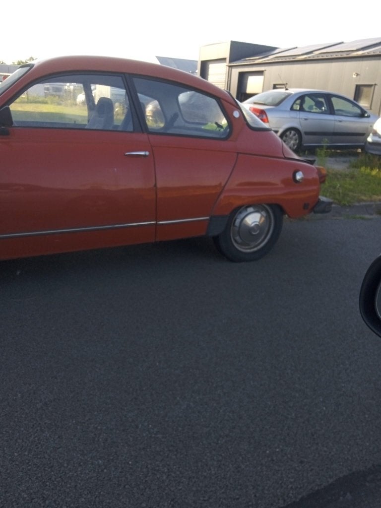 Saab 96 1.5 L 1975 Rood, 65 pk, 1498 cc, 4 cilinders, Overige bekleding