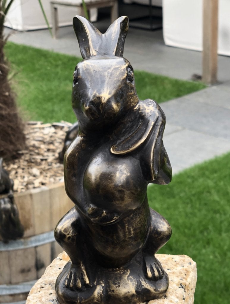 Wij gaan stoppen   Bronzen beeld | Moederliefde haas, Verzenden, Brons