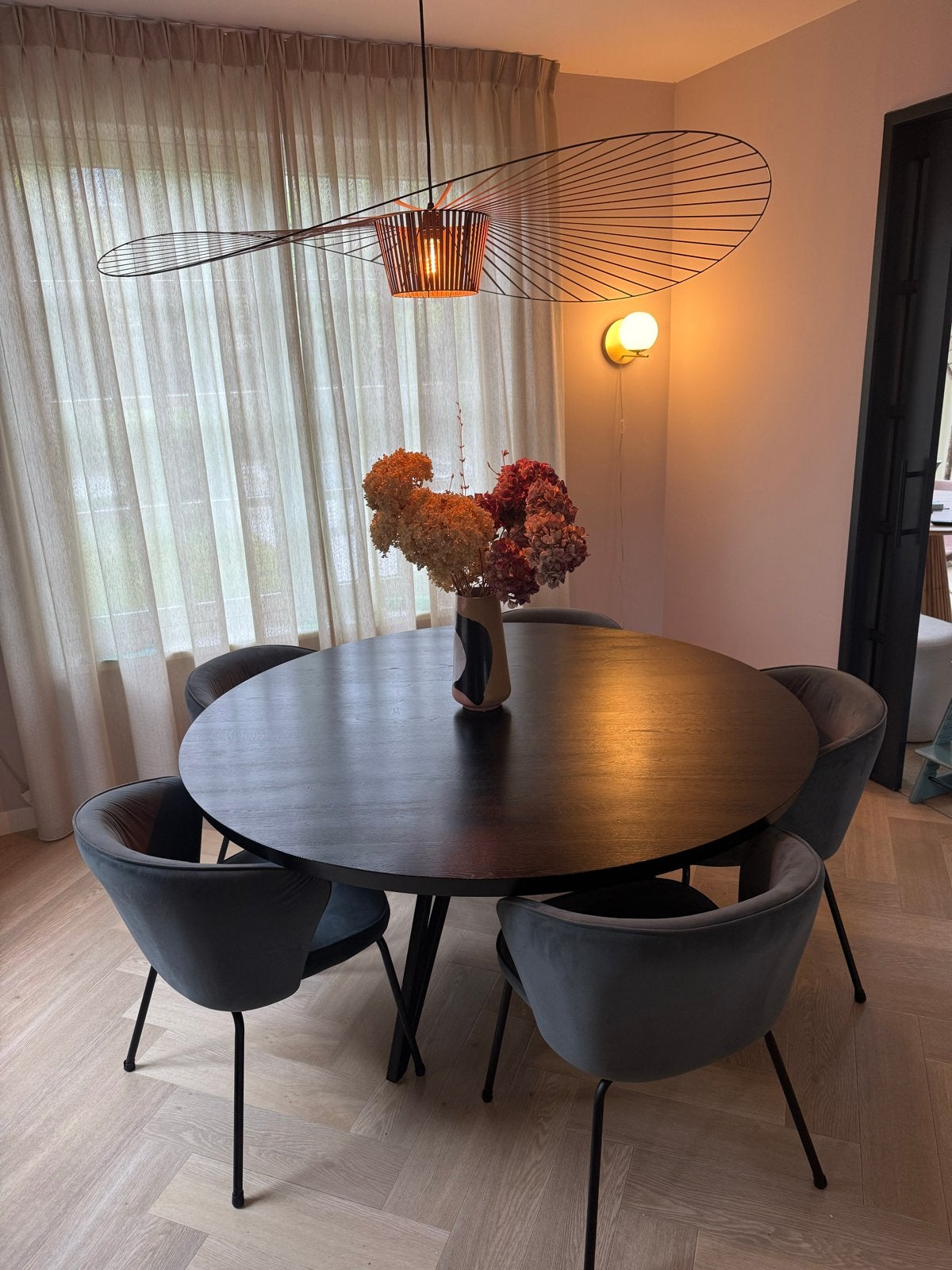 6x velvet Eetkamerstoelen met Stalen Poten - Zo goed als, Huis en Inrichting, Stoelen, Ophalen, Zo goed als nieuw, Metaal, Grijs