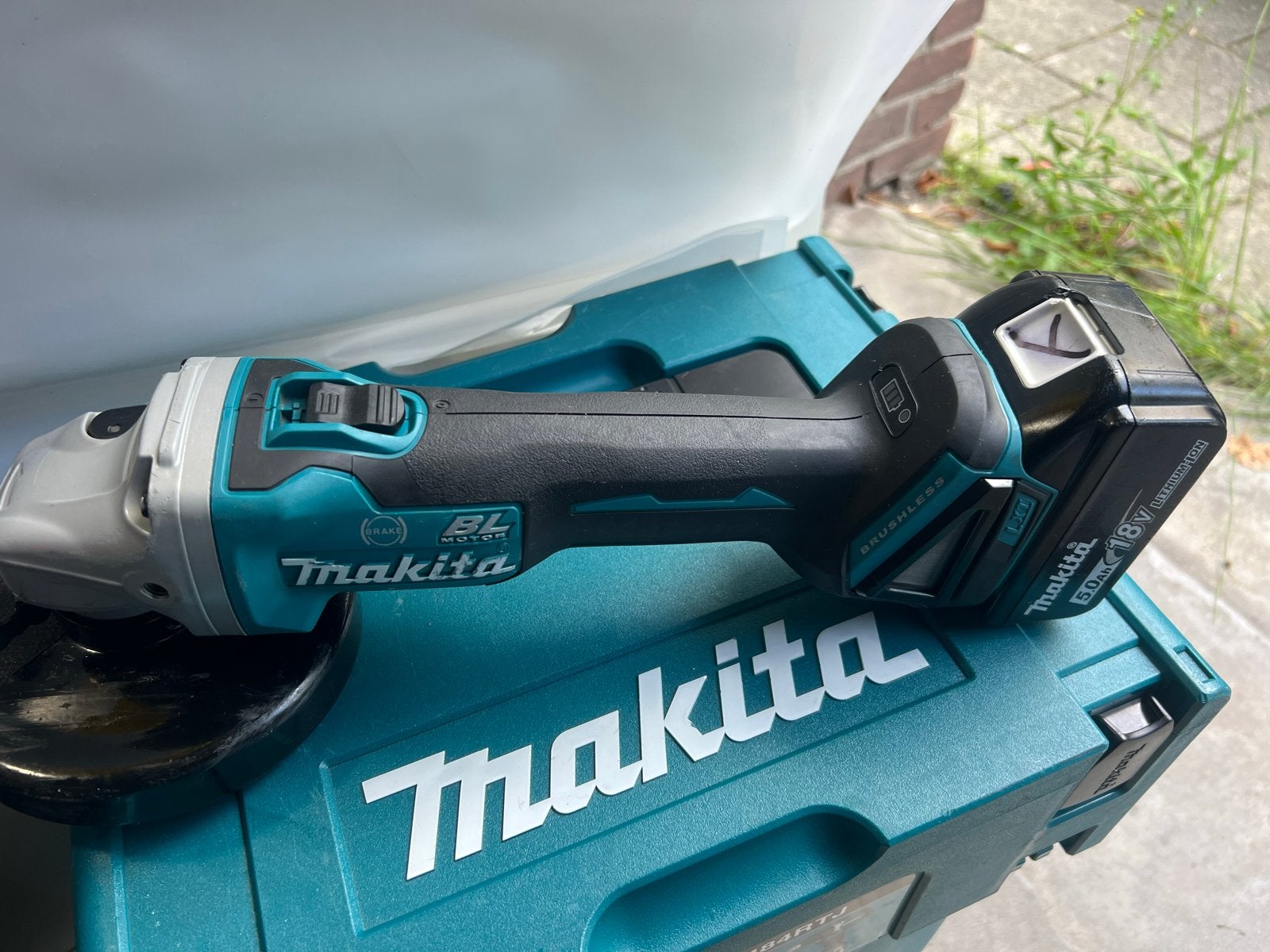 Makita DGA504 Haakse Slijper 18V - Zo goed als nieuw