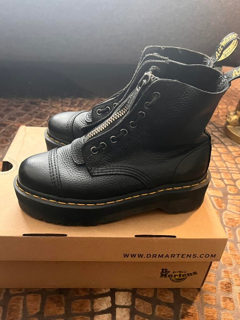 Dr. Martens Jadon Platform Boots – Zwart – Zo goed als nieuw, Ophalen of Verzenden, Zo goed als nieuw, Zwart