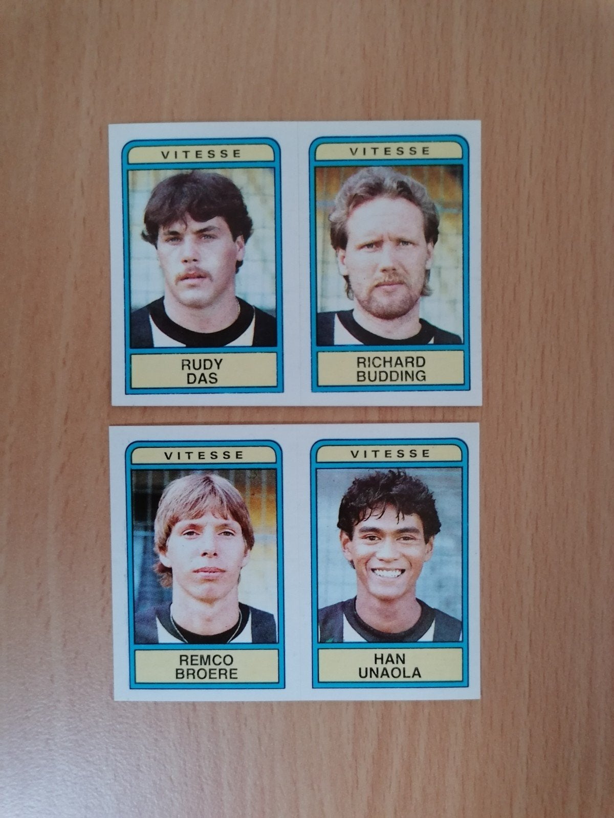 Panini Voetbal 84 Vitesse 2x., Ophalen of Verzenden, Zo goed als nieuw, Sticker