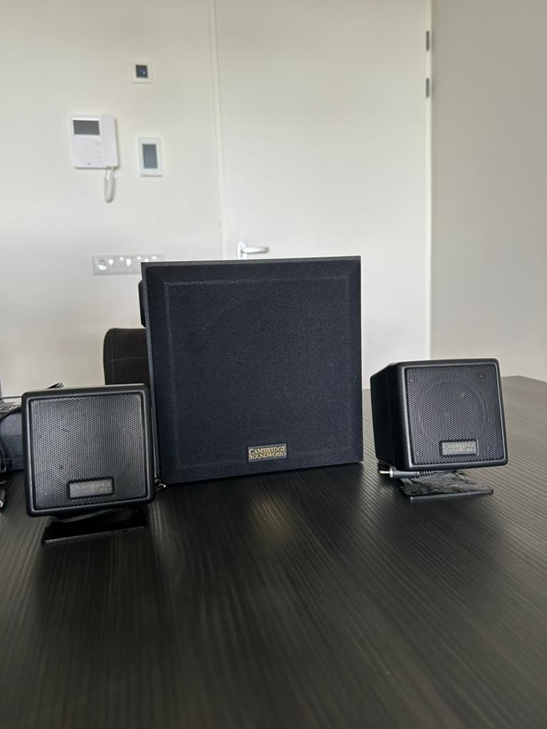 Cambridge Soundworks Speakerset met Subwoofer
