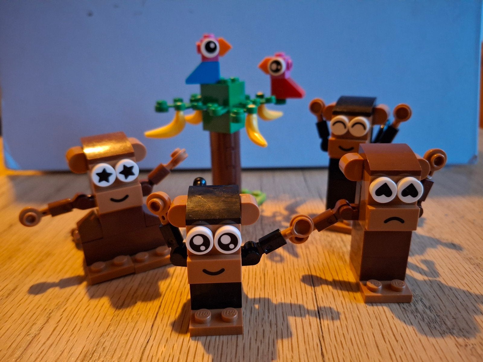 LEGO Classic 11031 Creatieve Aapjes - Compleet met Boekje, Ophalen of Verzenden, Zo goed als nieuw, Overige merken