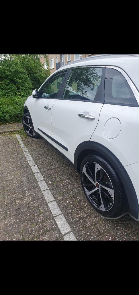 Mooie 18" velgen  met z.g.a.n. banden, zie foto's., Auto-onderdelen, Banden en Velgen, Ophalen, 18 inch, Gebruikt, Banden en Velgen