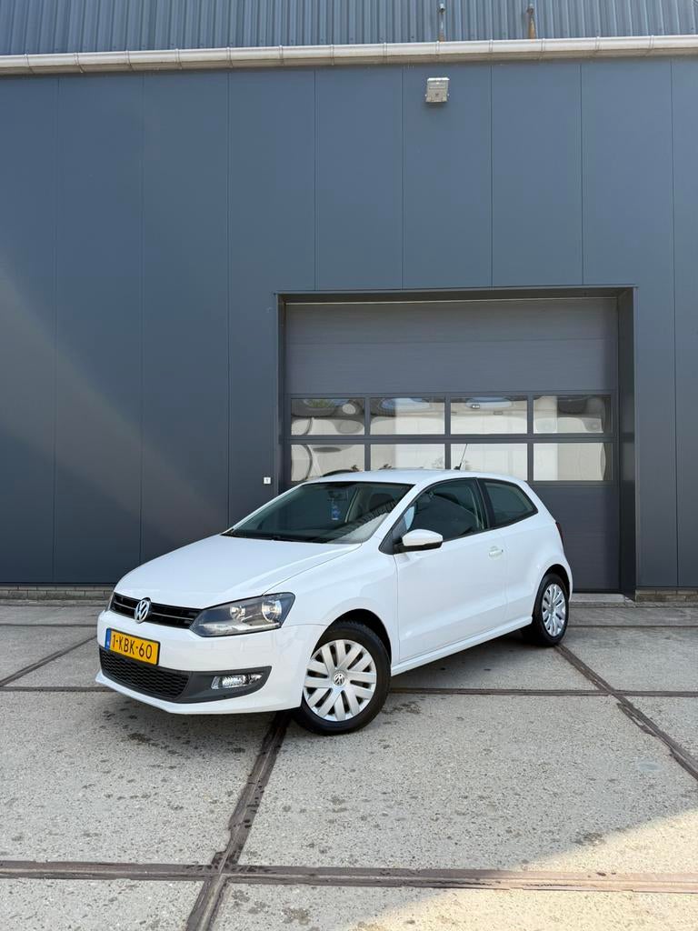 Volkswagen Polo 1.2 TSI 90pk 2013 Wit / Airco/Carplay/Cruise, Auto's, Volkswagen, Voorwielaandrijving, Stof, 40 €/maand, 4 cilinders
