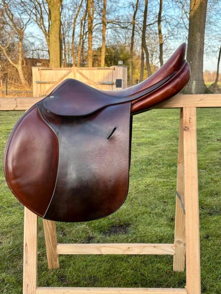 Butet springzadel 17,5 inch, Dieren en Toebehoren, Ophalen of Verzenden, Gebruikt, Springen
