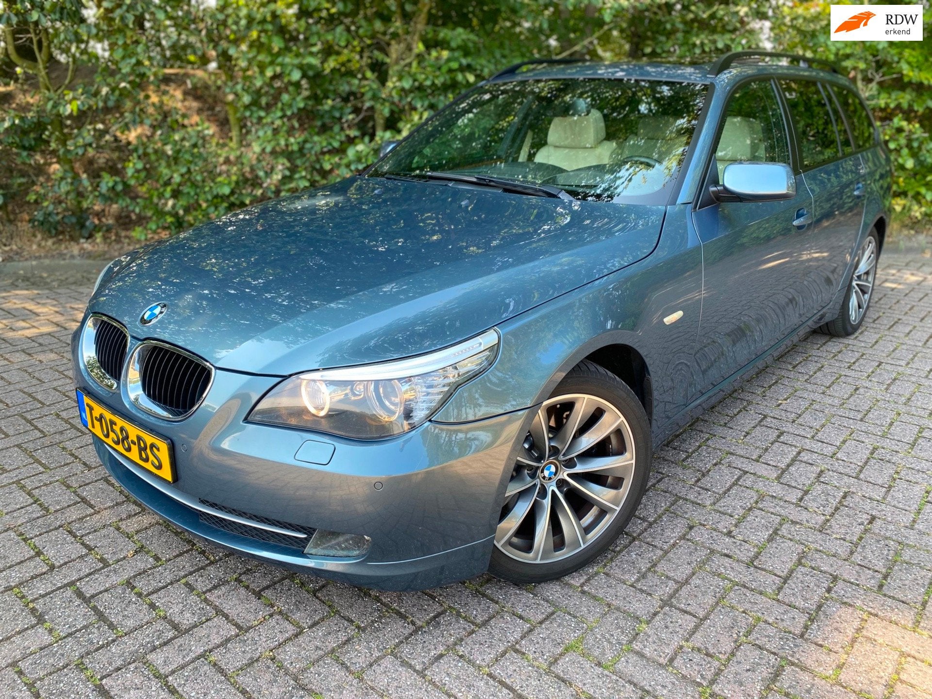 BMW 5-serie Touring 530i Pano|Standkachel|Softclose|Head-up|, Auto's, BMW, Achterwielaandrijving, Gebruikt, 2000 kg, Blauw