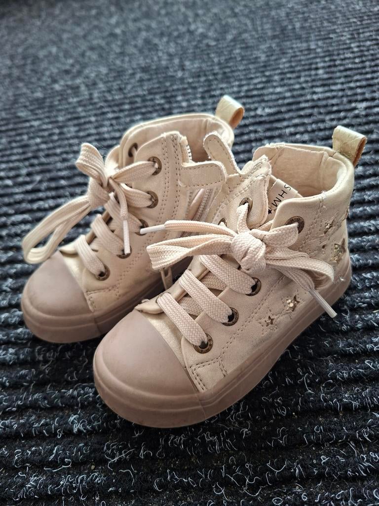 Leuke beige babyschoentjes met sterren maat 23, Ophalen, Jongetje of Meisje, Onbekend, Gebruikt