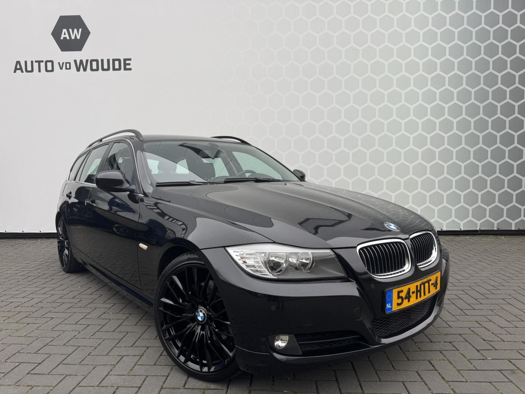 BMW 3-serie Touring 325i LCI High Executive Automaat 6 cilin, Auto's, BMW, 745 kg, Gebruikt, Zwart, 1600 kg