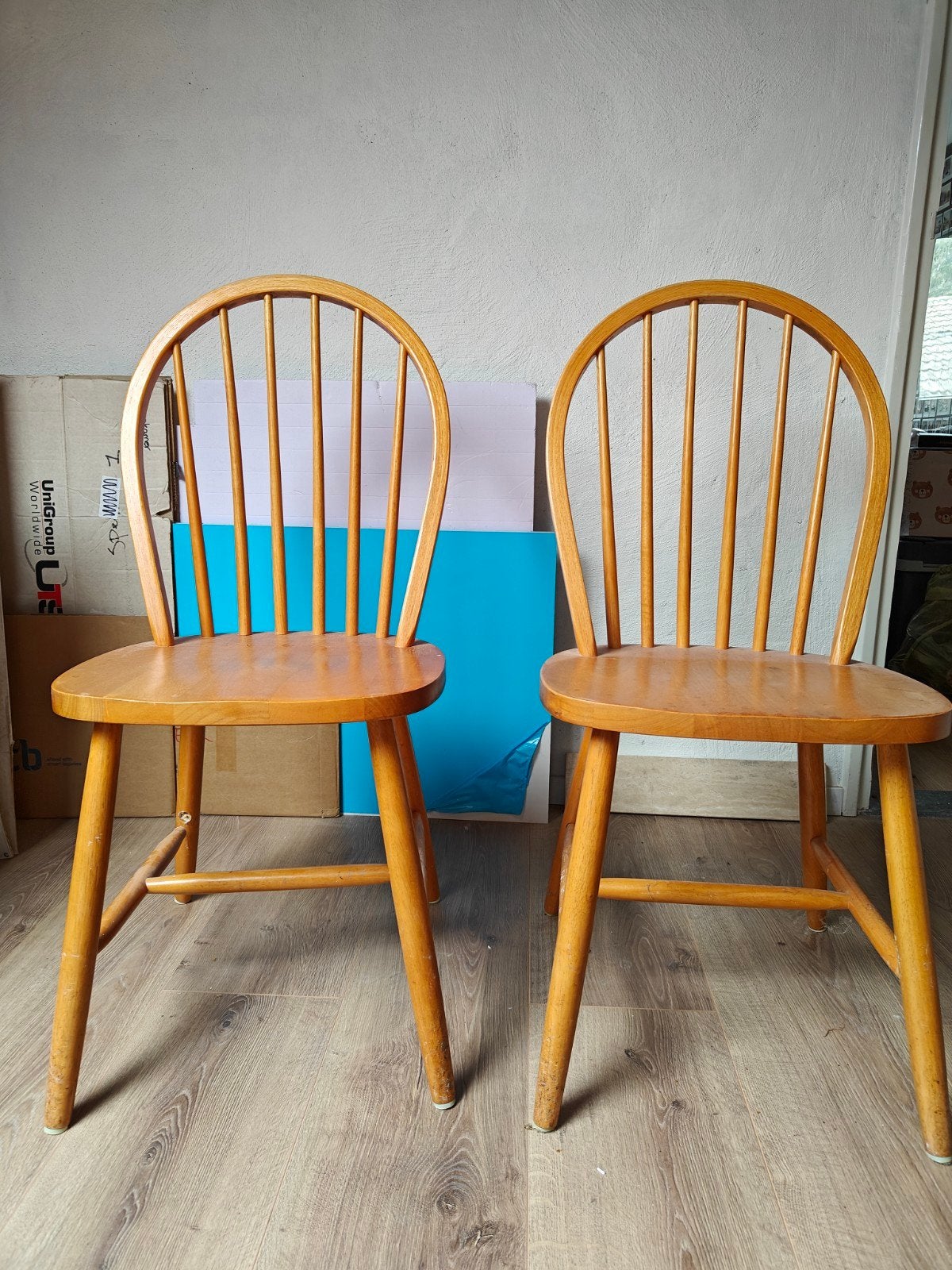 GRATIS: Houten eetkamerstoelen, Huis en Inrichting, Stoelen, Ophalen, Gebruikt, Twee, Bruin