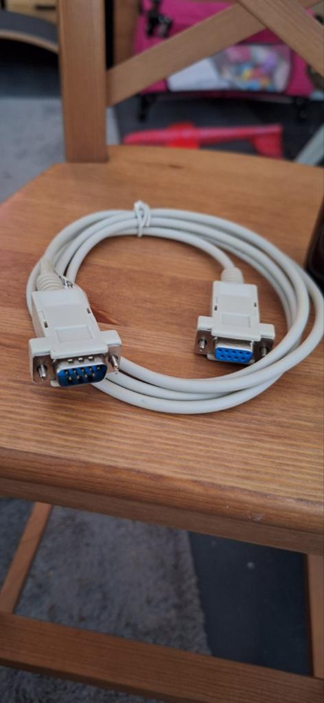 Seriële kabel DB9 mannelijk naar vrouwelijk 1.8 meter, Computers en Software, Pc- en Netwerkkabels, Gebruikt, Ophalen of Verzenden