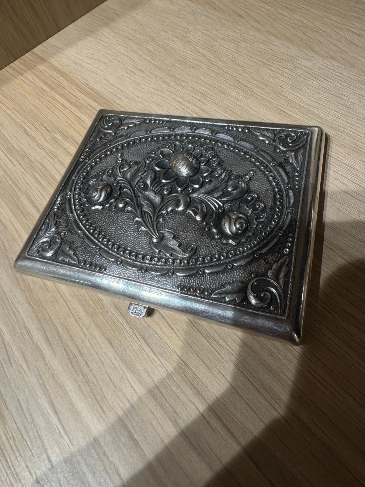 Zilveren Djokja Sigarettendoos .800 Zilver 122 gram, Verzenden, Zilver