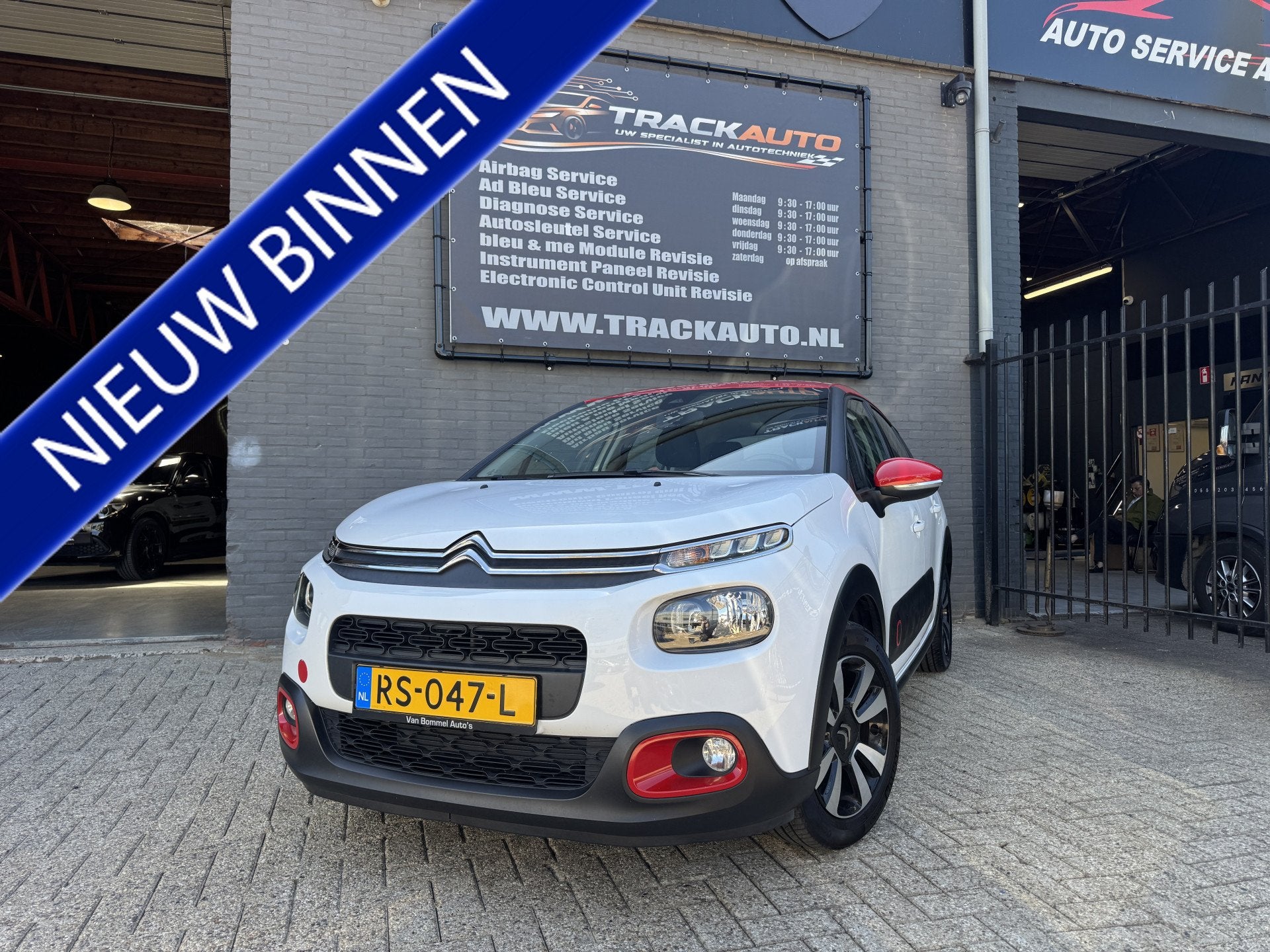 Citroën C3 1.2 PureTech Shine Navi.ClimaC.CruiseC.Camara.LM, 1199 cc, 82 pk, Wit, Origineel Nederlands