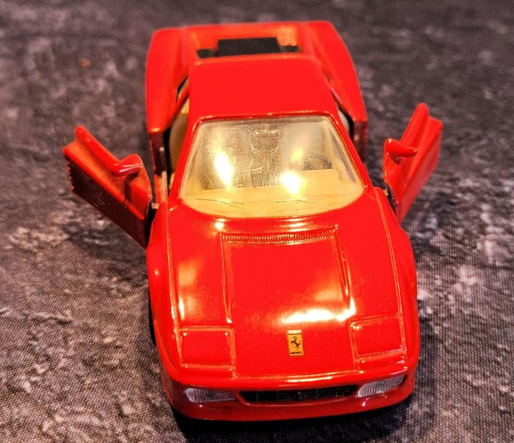 Maisto/McToy Ferrari serie RED, Hobby en Vrije tijd, Modelauto's | Overige schalen, Verzenden, Zo goed als nieuw, Auto