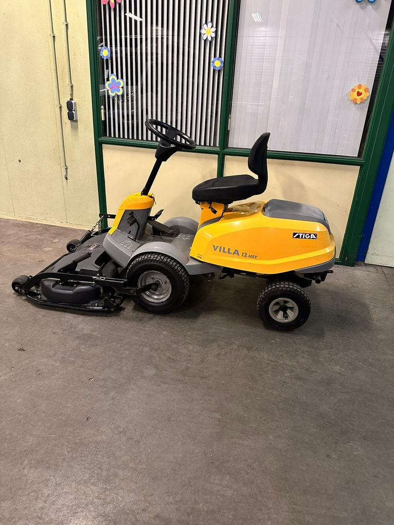 Stiga villa hst 12 zitmaaier/frontmaaier., Ophalen, Zo goed als nieuw, Mulchfunctie, 90 tot 120 cm