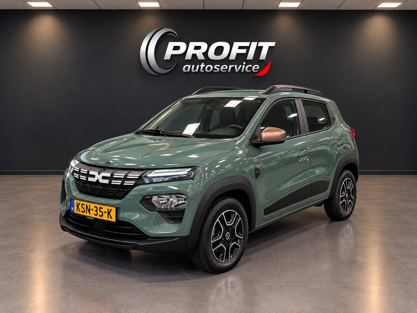 Dacia SPRING Extreme 27 kWh / Lederen bekleding / Camera !, Auto's, Gebruikt, Parkeersensor, 4 stoelen, 220 km