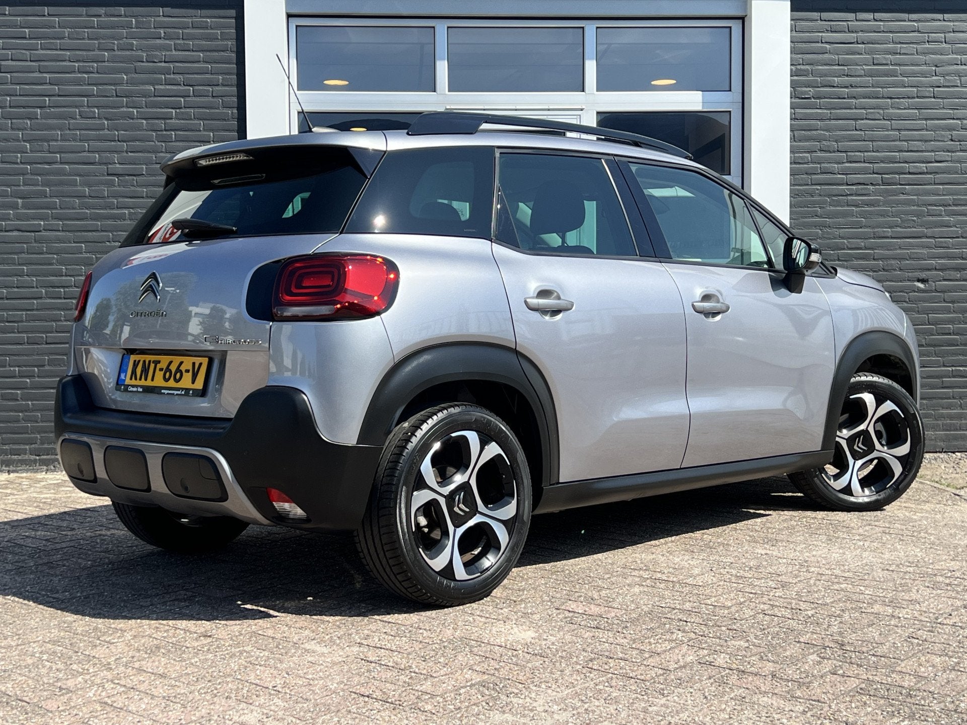 Citroën C3 Aircross PureTech 130 EAT6 Shine Navigatie | Air, Dealer onderhouden, Gebruikt, 1199 cc, Automatische klimaatregeling