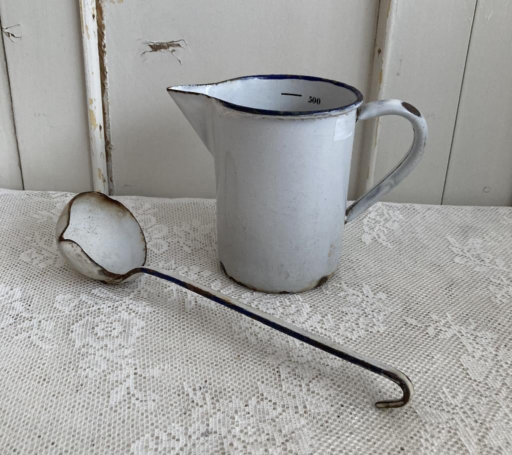 Brocante oud emaille litermaatje en juslepeltje, Ophalen of Verzenden