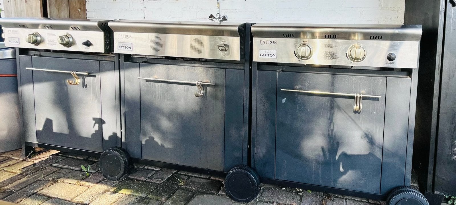 Patton Buitenkeuken met spoelbak en 2x 2-pits Gasfornuis, Ophalen, Gebruikt, Gas, Vrijstaand