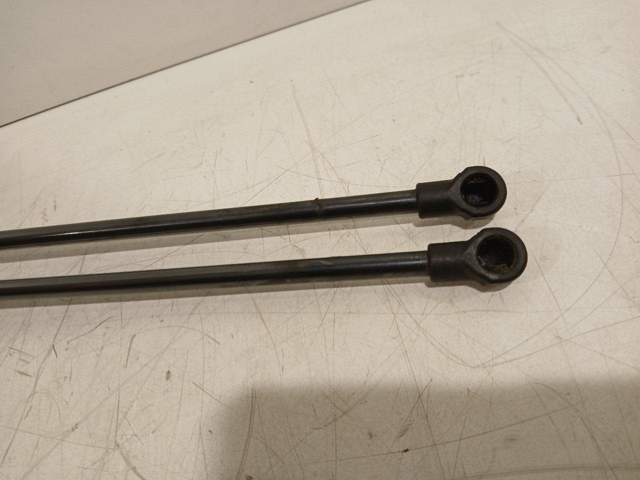 Gasdrukveerset achter DS DS 7, Auto-onderdelen, Onderdelen@venauto.nl, Van der Ven Autorecycling B.V., Gebruikt, Ettenseweg 76, 4706 PB Roosendaal, The Netherlands