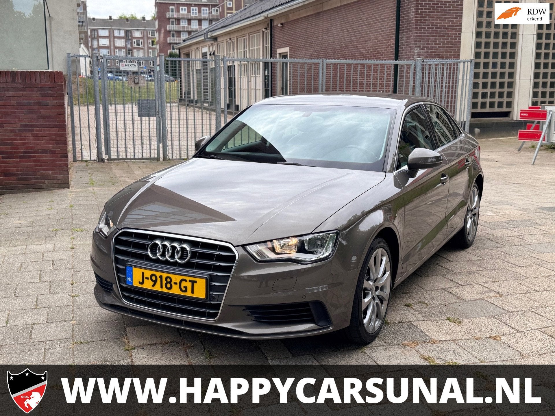 Audi A3 Limousine 1.4 TFSI CoD Ambition Pro Line Plus AUT, N, Auto's, Audi, Gebruikt, Leder en Stof, Grijs, Sedan