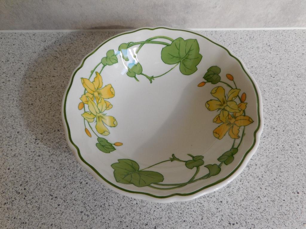 Schaal 15 cm. Geranium Villeroy & Boch, Huis en Inrichting, Keuken | Servies, Ophalen of Verzenden, Overige stijlen, Porselein