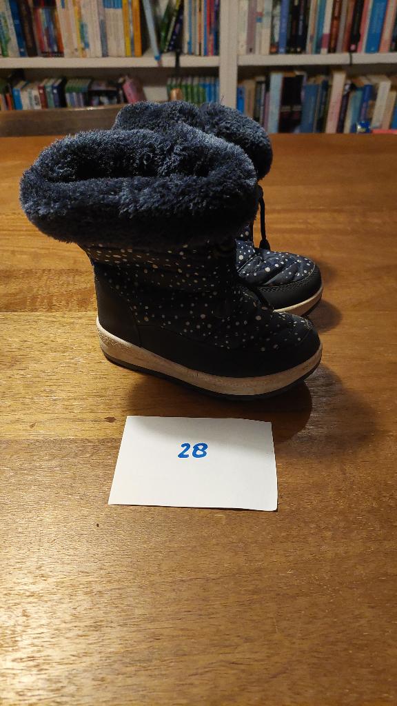 Snowboots maat 28, Kinderen en Baby's, Kinderkleding | Schoenen en Sokken, Ophalen, Meisje, Laarzen, Zo goed als nieuw
