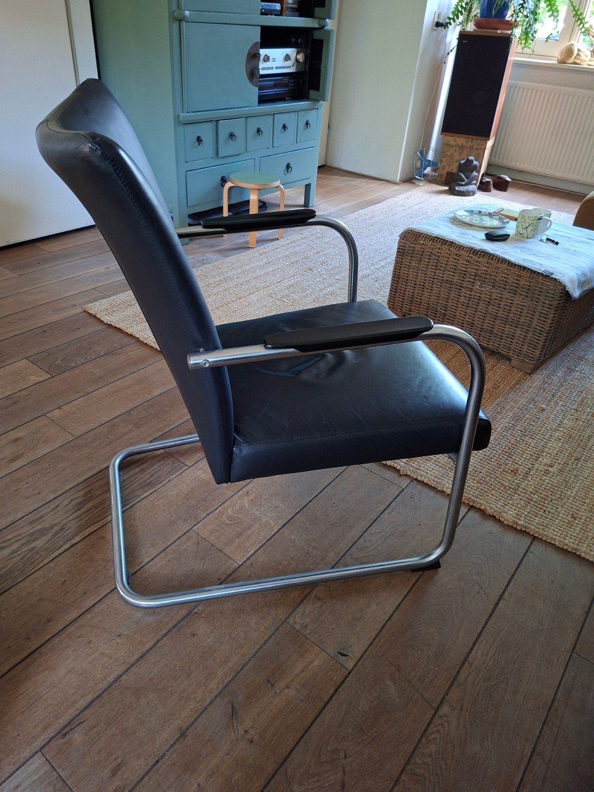 prachtige  Vitra Visasoft design stoel met leren zitting, Huis en Inrichting, Stoelen, Ophalen, Leer, Zwart, Design